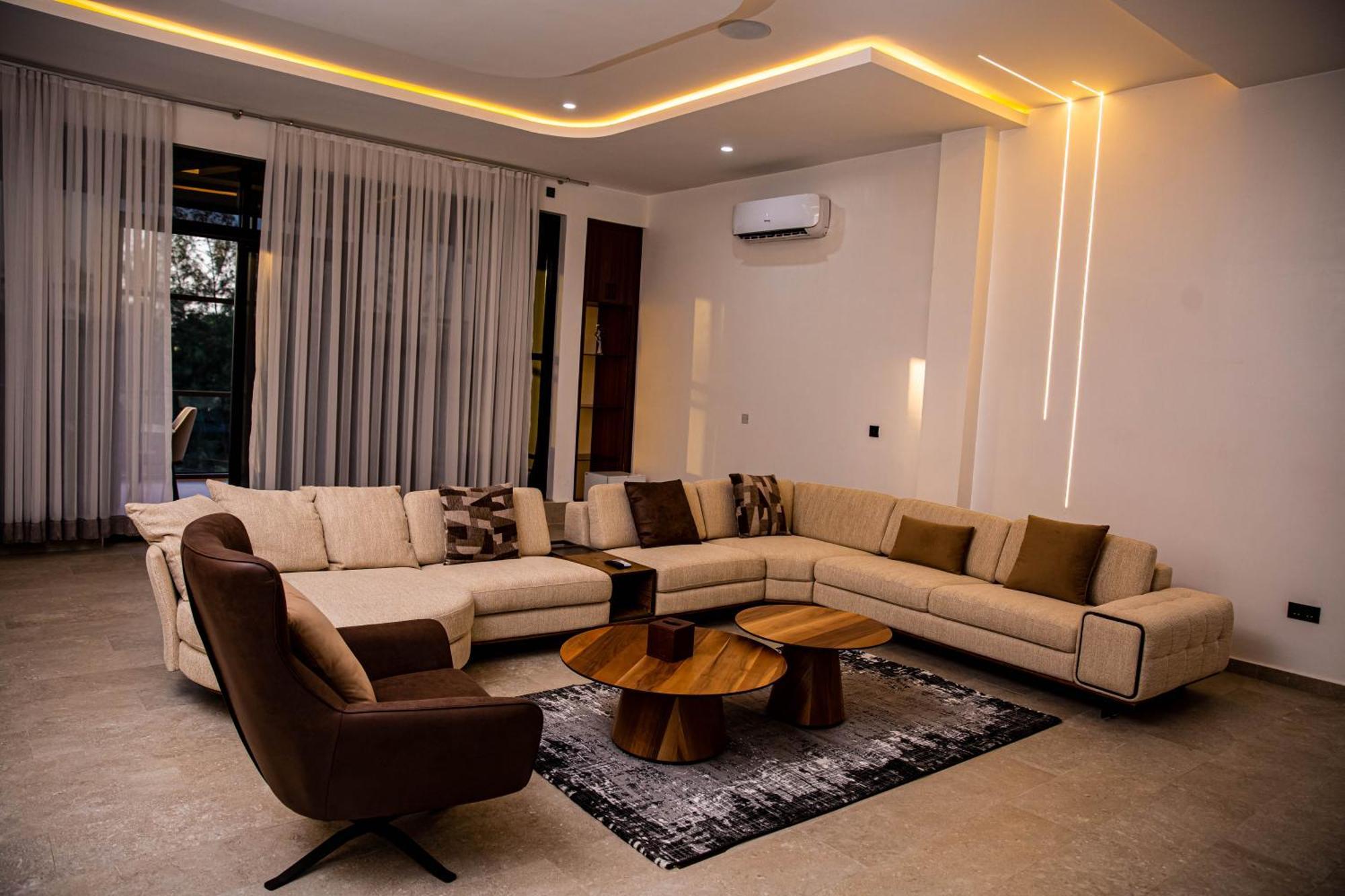 The Stallion Abuja Bagian luar foto